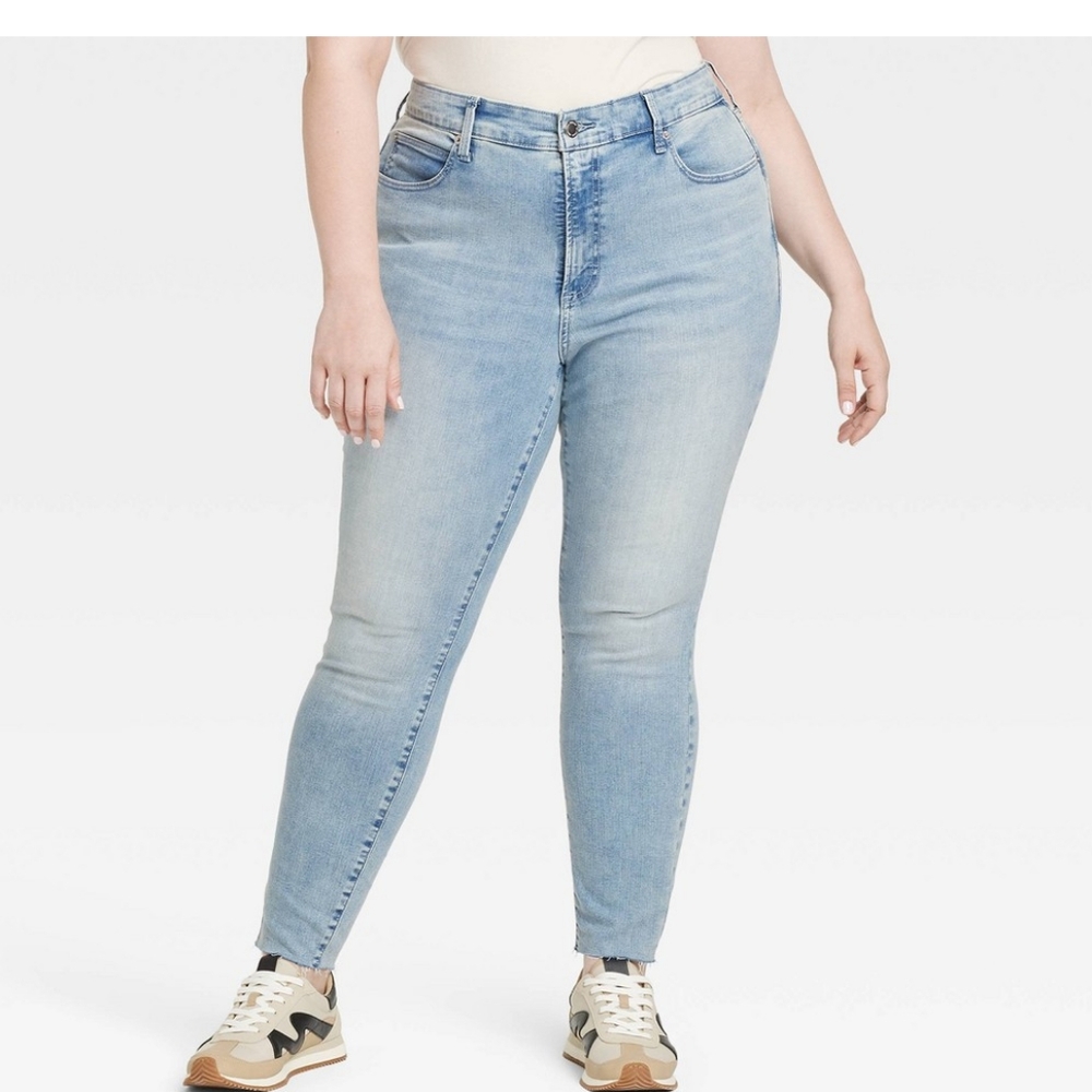 ⭐ Light Wash Old Navy High Rise Super Skinny Jeans 22⭐